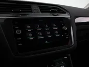 Volkswagen Tiguan 1.4 TSI 245pk DSG eHybrid Elegance · Inklap. Trekhaak · Dodehoeksensor · Matrix LED · Stuur- & Stoelverwarming · Parkeer Assistent · ACC ·