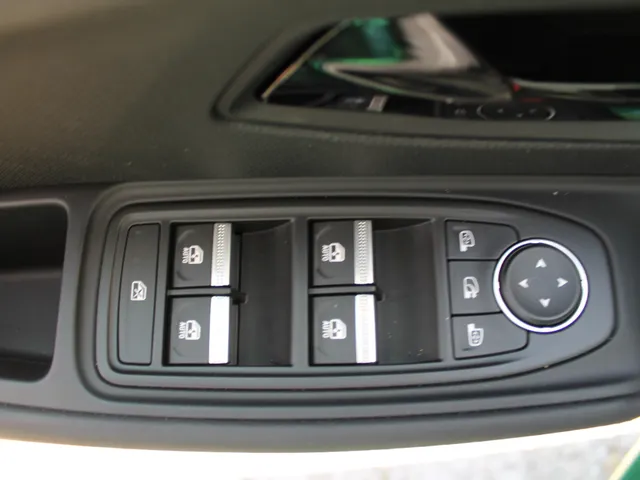 Renault Clio 1.8 Hybrid 160 techno *DEMONSTRATIEWAGEN*