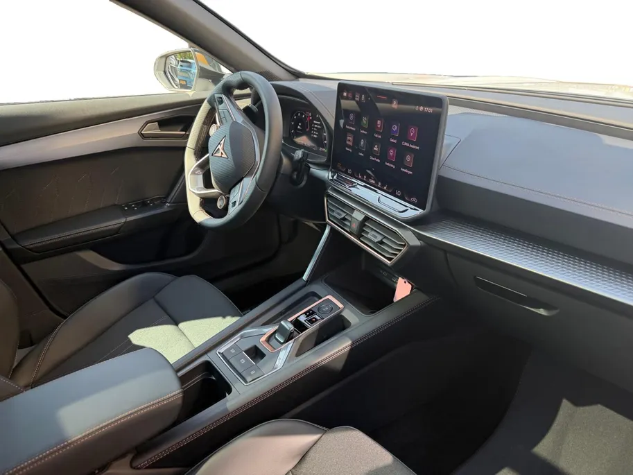 CUPRA Formentor 1.5 TSI e-Hybrid Business Stoel & Stoelverwarming | Camera | Apple Carplay & Android Auto | Automatische Achterklep | Adaptieve Cruise Control | 12 Maanden BOVAG Garantie