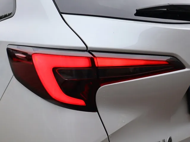 Toyota Corolla Touring Sports Hybrid 140 GR Sport | Blindspot | Parkeersensoren