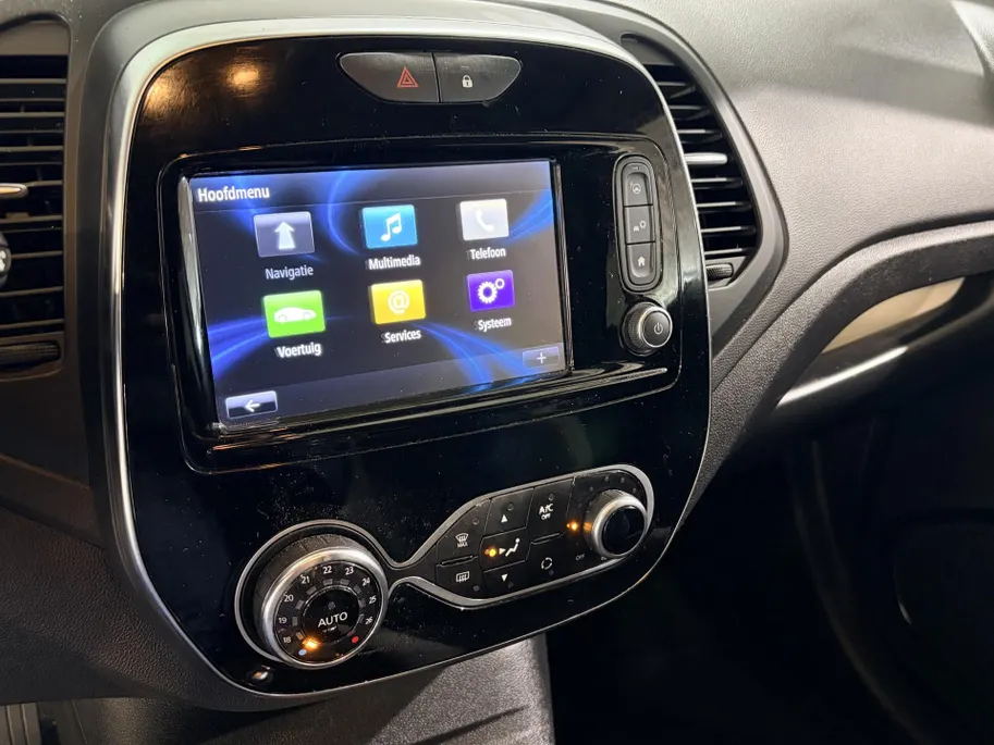 Renault Captur 90PK TCe Intens | Trekhaak | Navi | Climate Control | Bluetooth | Camera | Parkeersensoren | Cruise Control | Armsteun | Licht & Regen Sensor | Blind Spot |
