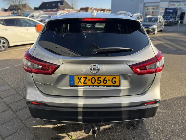 Nissan QASHQAI 1.3 DIG-T Tekna Panoramadak. Trekhaak afneembaar (1.300kg)