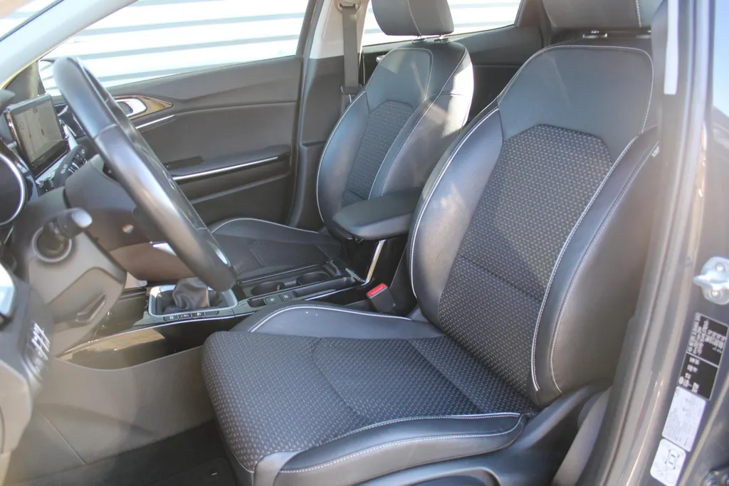 Kia XCeed 1.5 T-GDI MHEV DynamicLine | Airco | Navi | Cruise | Camera | 18' LM |