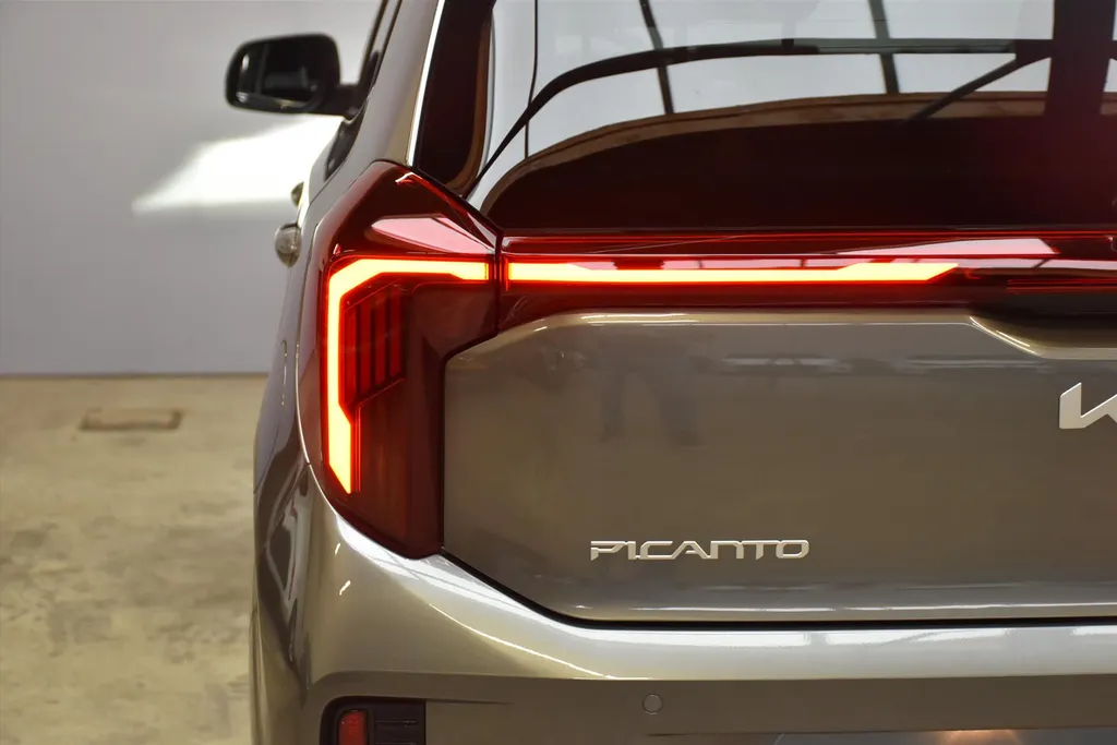Kia Picanto 1.0 DPi 63pk 4-zits AMT ExecutiveLine AUTOMAAT