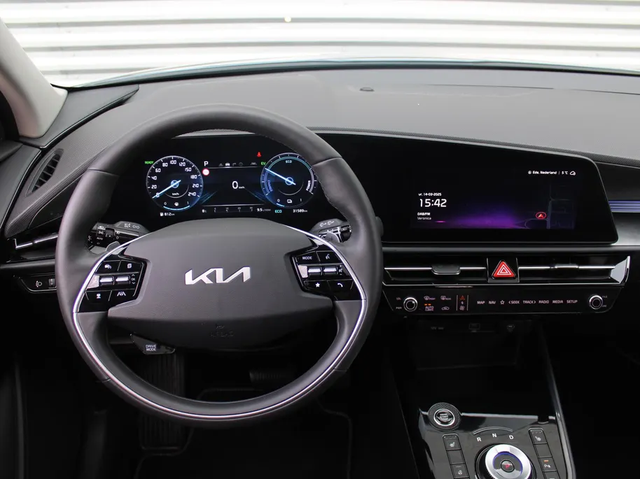 Kia Niro 1.6 GDi Hybrid DynamicPlusLine | Trekhaak | Stuur-/stoelverwarming | Schuifdak | Camera | Cruise adapt. | Clima | HUD | LED | 16" LM |