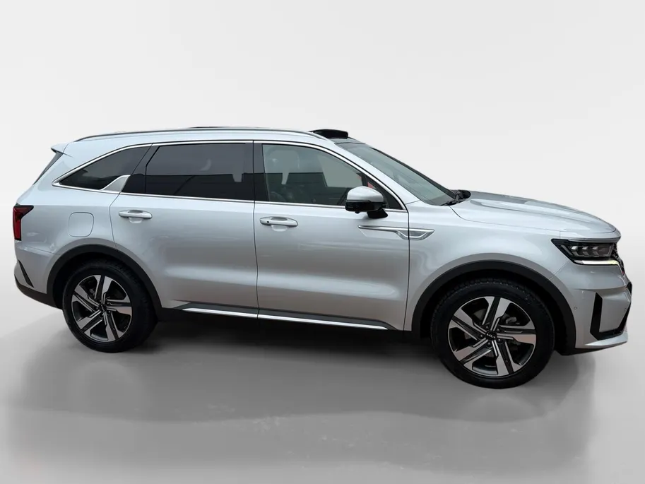 Kia Sorento 1.6 T-GDI Plug-in Hybrid 4WD ExecutiveLine 7 pers Meest luxe uitvoering | Zeer nette auto | Open dak | Lederen bekleding | 360 graden camera | Navigatie | Apple CarPlay & Android Auto |