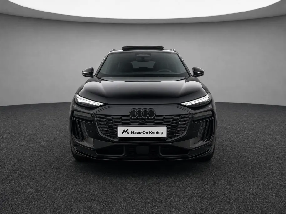 Audi Q6 e-tron S edition Quattro 100 kWh 387pk · SOH 97,1% · Panoramadak · 360 Camera · Wegklapbare Trekhaak · Elek. Voorstoelen · Kuipsport stoel · 20'' Inch · Garantie t/m 23-04-2030 of 100.000km