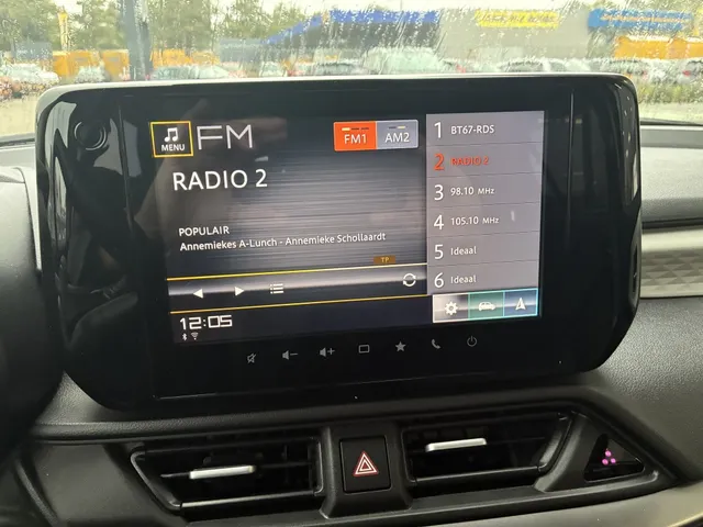 Suzuki Swift 1.2 Style Smart Hybrid
