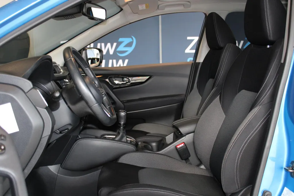 Nissan QASHQAI 1.3 DIG-T Design Edition | Trekhaak | Navigatie | 360grd camera | Zeer nette auto | pdc voor en achter | Climate controle | Cruise controle | Dealer onderhouden | I-key |