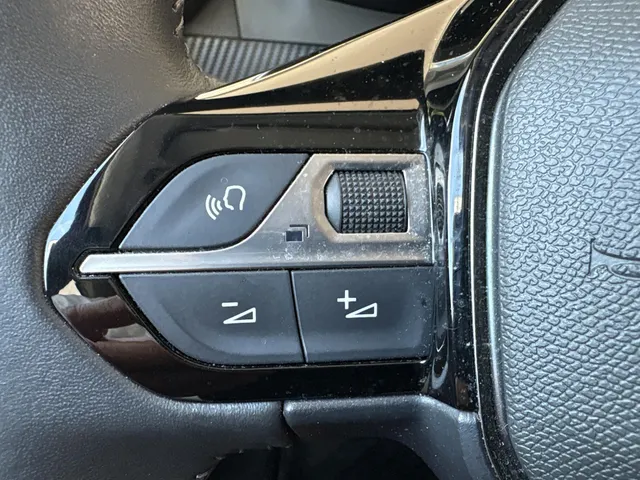 Peugeot 2008 1.2 PureTech Allure Pack