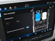 Volkswagen Tiguan 1.5eHybrid 150kW/204PK Elegance · Leder · Panoramadak · Trekhaak · 360°Camera · Garantie t/m 08-09-2030 of 100000km.