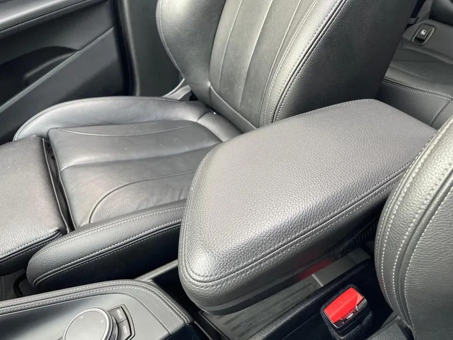 BMW X1 sDrive20i High Executive *Automaat*Navi*Camera*Schuif/kanteldak*Climate Control*Stoelverwarming*Lederen bekleding*LM. Velgen*Zeer nette auto!
