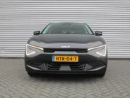 Kia EV6 Air 84 kWh | Stuur-/stoelverwarming | Camera | Cruise adapt. | Telefoonlader | Clima | Navi | 19' LM | LED | Apple Carplay/Android Auto |