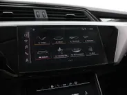 Audi e-tron e-tron 50 Quattro 313pk Launch Edition 71 kWh · SOH 94,9% · Camera · Luchtvering · Afneembare Trekhaak · Stoelverwarming · Elek. Achterklep ·