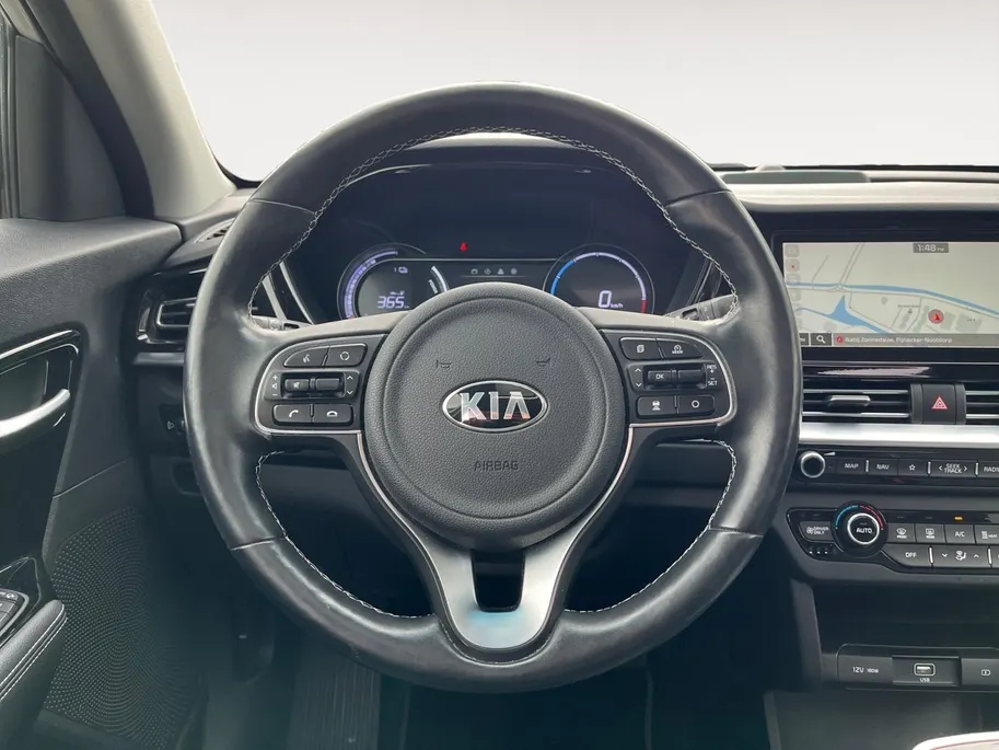 Kia e-Niro DynamicPlusLine 64 kWh | Elektrisch schuifdak | Keyless entry | Stoelverwarming