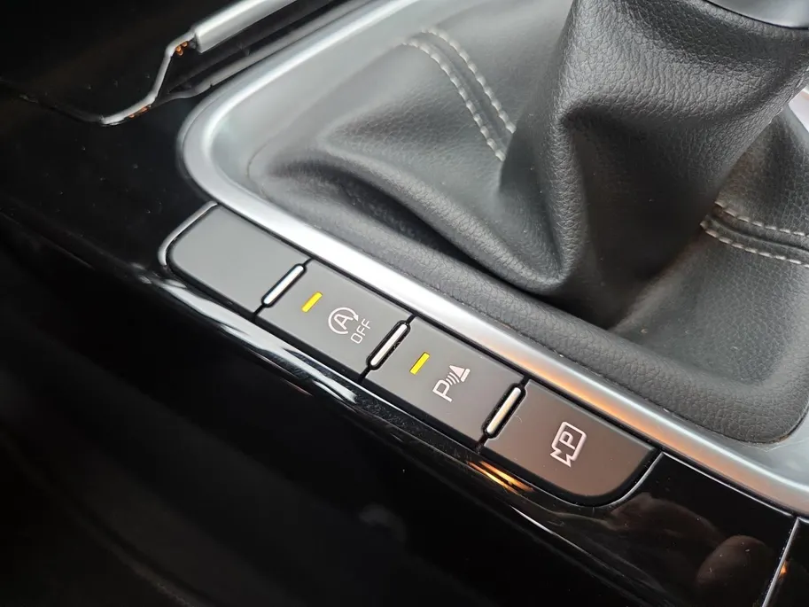 Kia Ceed Sportswagon 1.0 T-GDi Design Edition | JBL | Carplay | Camera | Navigatie | Stoelverwarming | Doedehoek Detectie |Fabrieksgarantie  t/m  1-7-2032 + 3x 1 jaar*| NAP