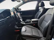 Kia e-Niro DynamicPlusLine 64 kWh | Navigatie | Panoramadak | Apple Carplay/Android Auto | Adaptieve Cruise Control | Stoel/Stuurverwarming | Lichtmetalen Velgen |