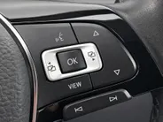 Volkswagen T-Roc 1.0TSI/115PK Style · Apple/Android Car Play · Trekhaak · Camera + Parkersensoren· Clima ·