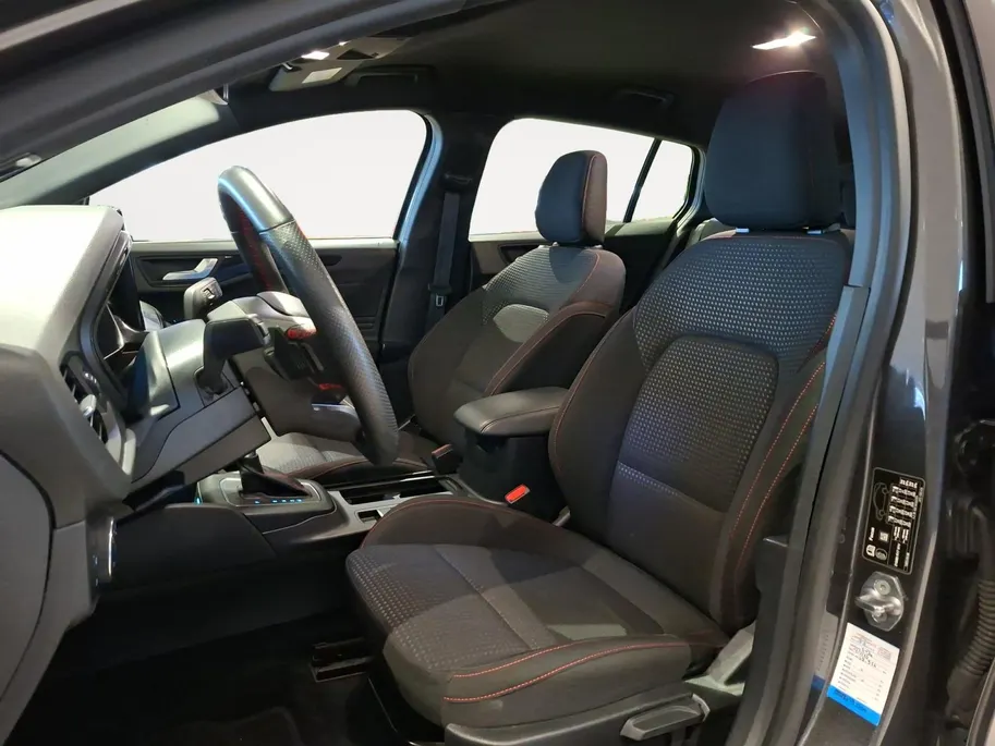 Ford Focus Wagon 1.0 EcoBoost Hybrid ST-Line 125pk automaat | 1500 kg Aanhanggewicht | Navigatie | Cruise control | All season banden