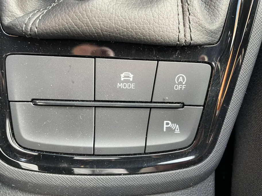 Škoda Kamiq 1.5 TSI Sport Business 150PK AUTOMAAT |Stoelverwarming| Climate control| Cruise Control| Parkeersensoren v+a| Achteruitrijcamera| Sportstoelen| Digitaal dashboard| Super strakke auto!