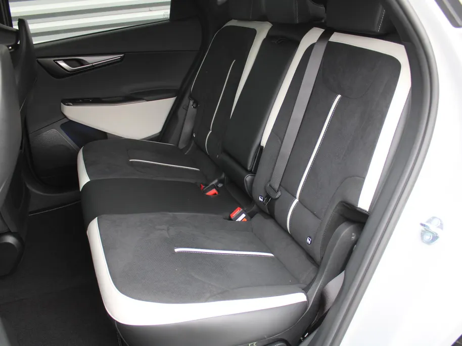 Kia EV6 GT-Line Business Edition 84 kWh | Stuur-/stoelverwarming + ventilatie | Dodehoek detectie | Elek. stoelverstelling + achterklep | Camera | Navi | 20' LM |