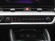 Kia Sportage 1.6 T-GDi Hybrid Dark Edition | Stuur-/stoelverwarming v+a | Camera | Elek. stoelverstelling | 18' LM | Cruise adapt. | Navi | Clima | Half leer/suède |