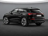 Audi Q4 Q4 S edition performance 82 kWh 286 PK · Trekhaak elek. wegklapbaar · Optiekpakket zwart · Opberg- en bagageruimtepakket