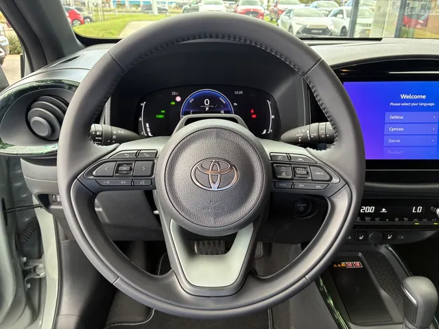 Toyota Aygo X Hybrid 115 envy
