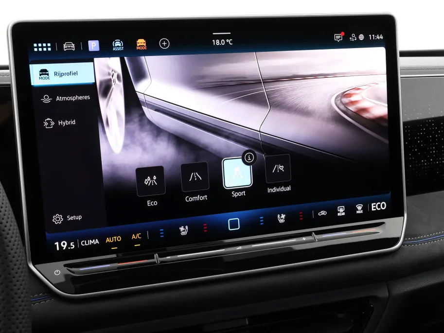 Volkswagen Tiguan R-Line Edition 1.5 eHybrid 204 PK 6 versn. DSG · Black Style Pakket · Panoramaschuif-kanteldak · Comfort Pakket Plus · Interieur Style Pakket · Prijs is inclusief inruilpremie ·