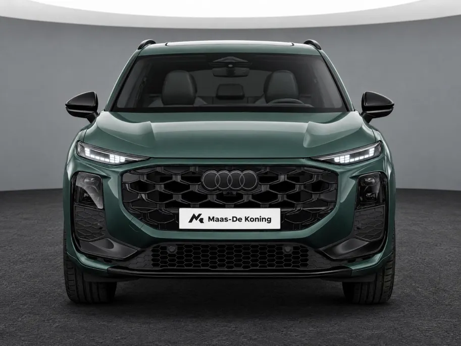 Audi Q3 e-hybrid S edition 272 PK · Tech plus · Glazen panoramadak · Optiekpakket zwart