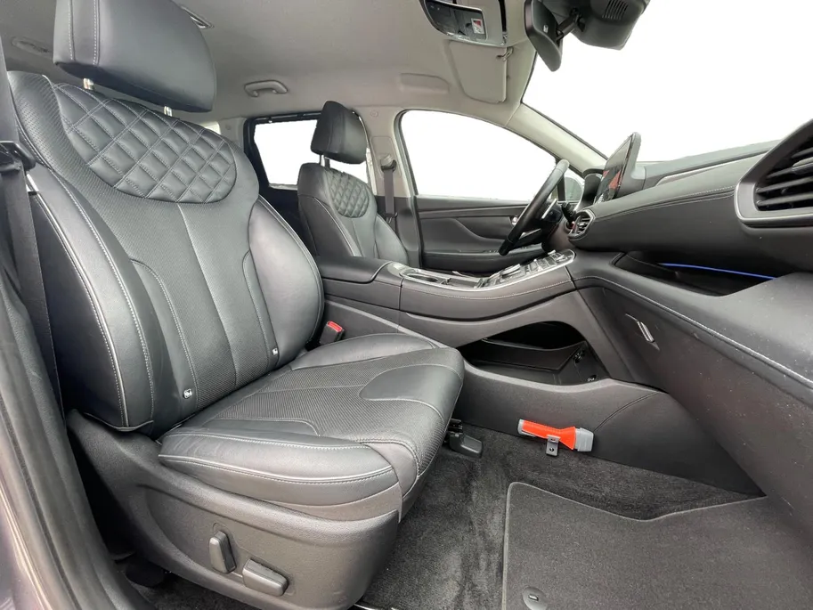 Hyundai Santa Fe 1.6 T-GDI HEV Premium 7p. | Lederen bekleding| Stoelverwarming/koeling| Stuurverwarming| Elektrische achterklep| Trekhaak| 1650 KG trekgewicht|