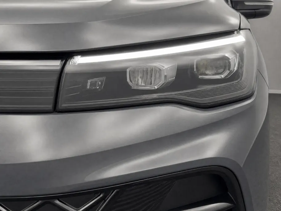 Volkswagen Tiguan 1.5 eTSI 150pk R-Line Business · Camera · Wegklapbare Trekhaak · Apple/Android Car Play · P-Sensoren · Massage · 19'' Inch · Garantie t/m 13-06-2029 of 100.000km