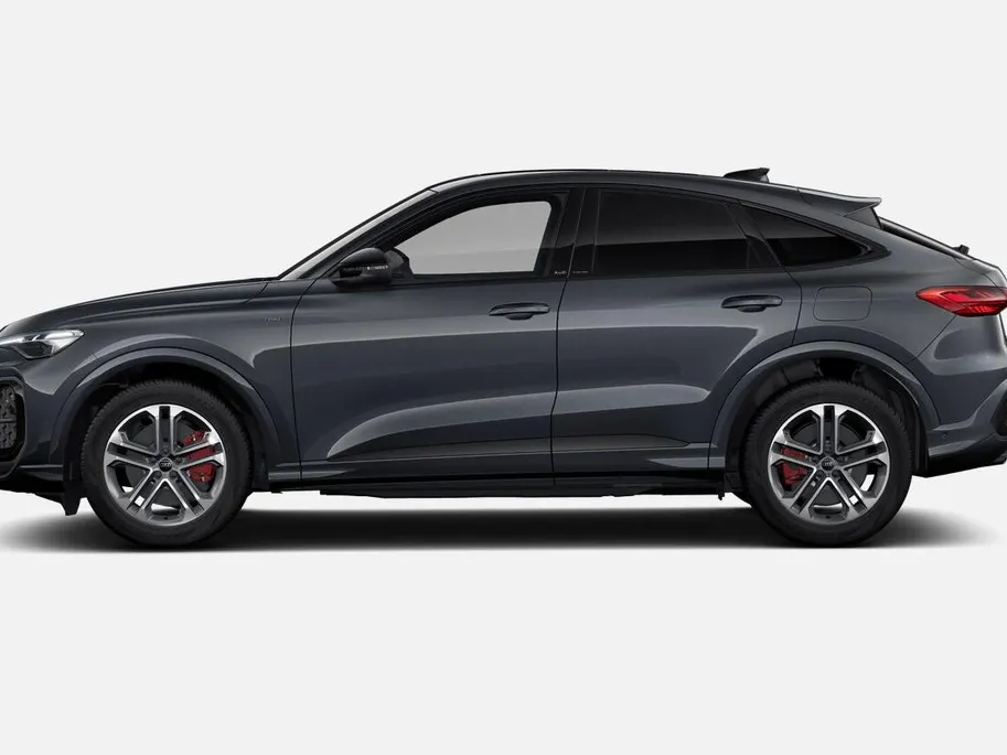 Audi Q5 Sportback 2.0 TFSI e-hybrid quattro S edition Competition 367 PK · Glazen panoramadak · Tech pro · B&O premium 3D