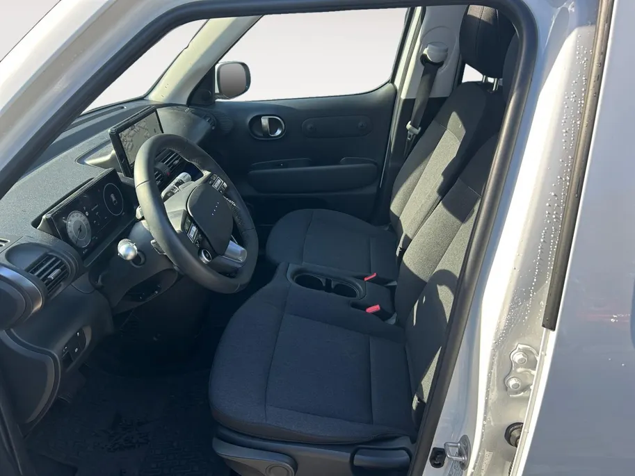 Hyundai Inster Evolve Sky 49 kWh Zeer rijk uitgevoerd met oa schuif/kanteldak, airco etc! Nu met DEMOKORTING! Incl. resterend fabrieksgarantie!!