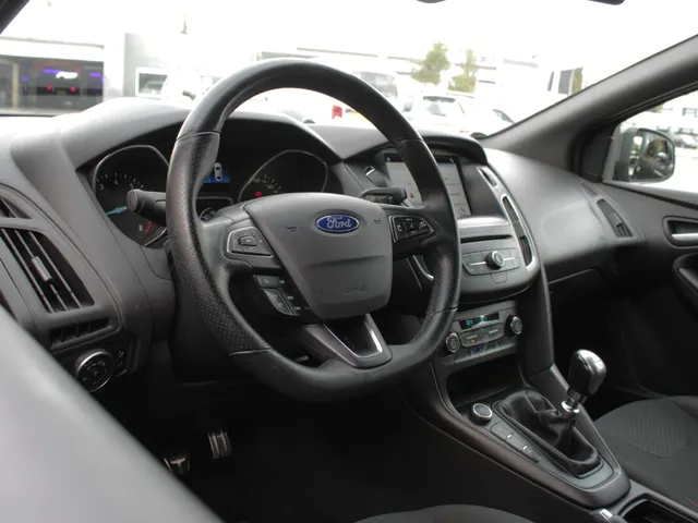 Ford Focus 1.5 ST-Line | Navi | Clima | Park sens | Trekhaak