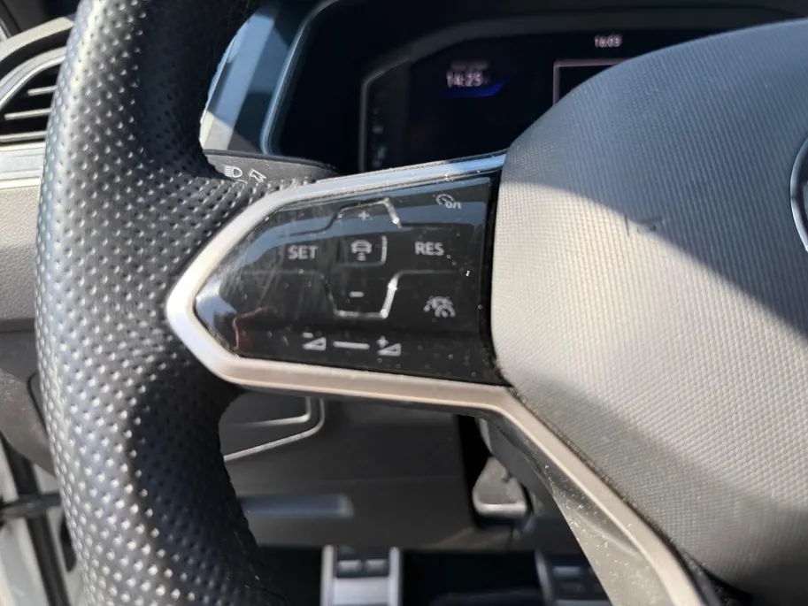 Volkswagen Tiguan 1.5 TSI R-Line Business+ | Automaat | Cruise Control | Climate Control | Digital Dashboard | Stoelverwarming | Stuurverwarming | Navigatie | Parkeersensoren |