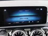 Mercedes-Benz CLA 180 Business Solution AMG l Keyless l Achteruitrijcamera l Stoelverwarming l Ambiente lichtpakket