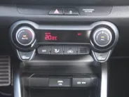 Kia Stonic 1.0 T-GDi MHEV GT-Line | Stuur-/stoelverwarming | Camera | 17' LM | Clima | Keyless | Apple Carplay/Android Auto | Navi | Cruise |