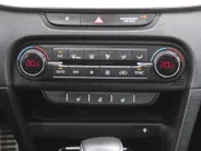 Kia ProCeed 1.5 T-GDi GT-Line | Trekhaak | Schuifdak | Stuur-/stoelverwarming | Camera | Dodehoek detectie | Telefoonlader | Cruise adapt. | 17' LM | LED |