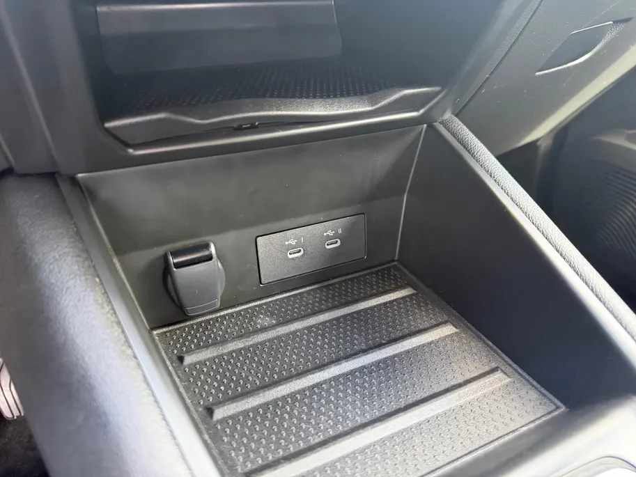 Renault Symbioz 1.6 E-Tech full hybrid 145 techno | Automaat | Navigatie | Apple Carplay & Android Auto | LMV | Cruise & Climate Control | Camera | Parkeersensoren | 12 Maanden BOVAG Garantie