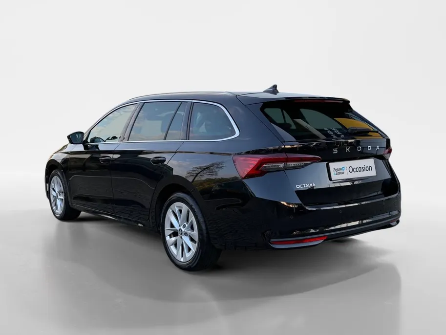 Škoda Octavia Combi 150PK TSI MHEV Business Edition Plus | Electrisch Wegklapbare Trekhaak | Navigatie | Apple Carplay/Android Auto | Climate Control | Cruise Control | Lichtmetalen Velgen | Camera | Parkeersensoren |