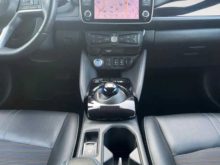Nissan Leaf Tekna 40 kWh | 360 graden camera | Stoelverwarming | Climate Control | Bose audio