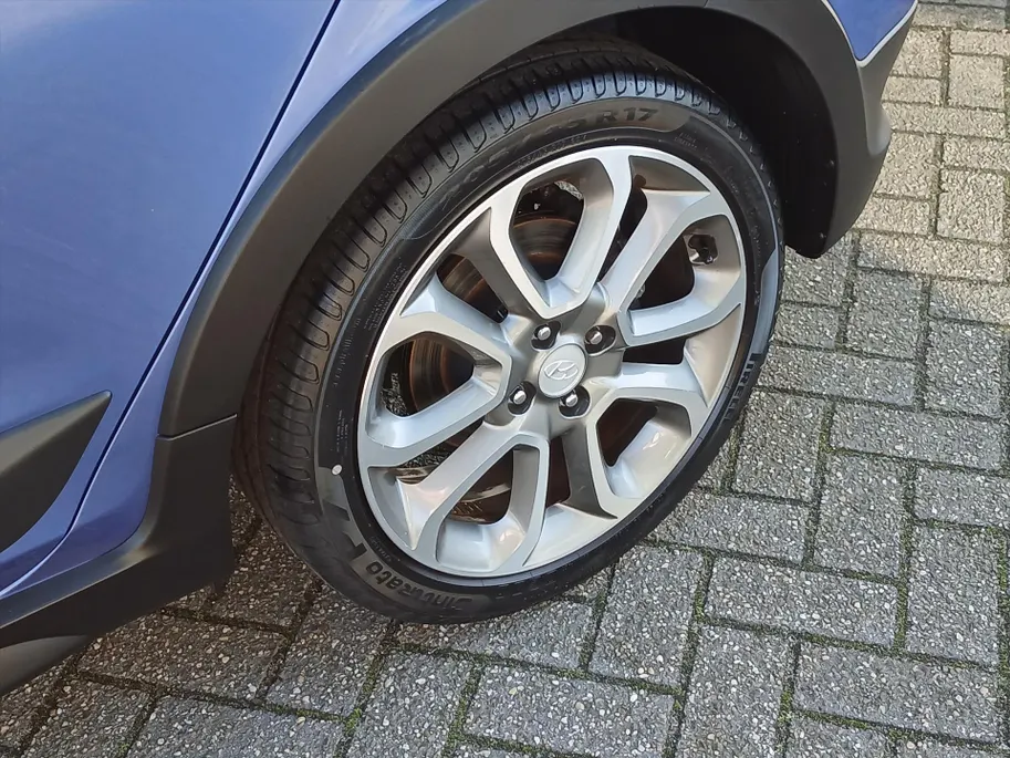 Hyundai i20 1.0 T-GDI 100PK Automaat Comfort / Carplay / Climate en Cruisecontrol! / UNIEK!