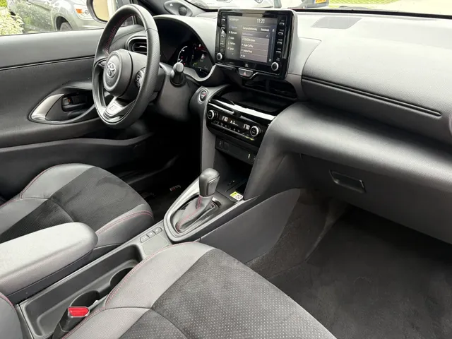 Toyota Yaris Cross 1.5 Hybrid GR Sport | Panoramadak | JBL | Blindspot | HUD