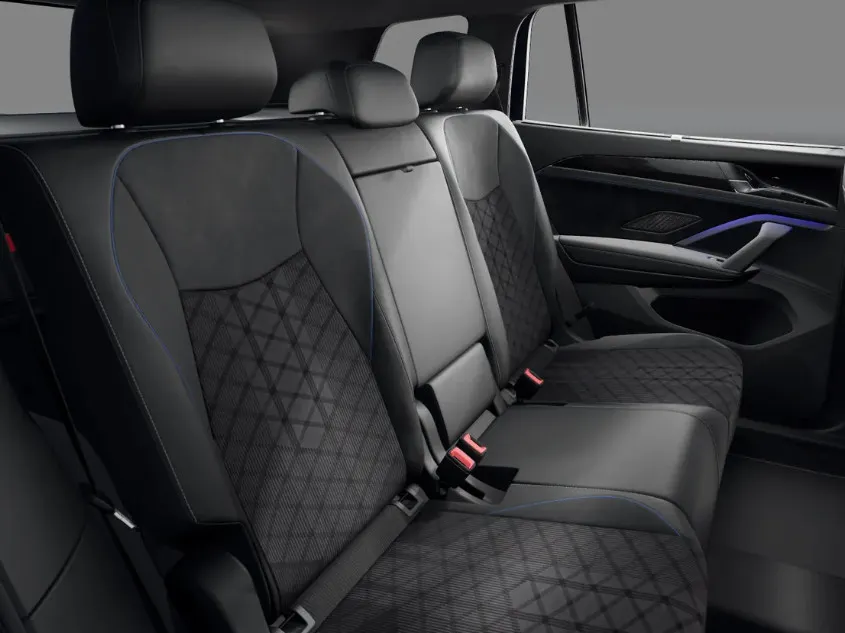 Volkswagen Tayron R-Line Edition 1.5 eHybrid 204 PK 6 versn. DSG · Black Style Pakket · Panoramaschuif-kanteldak · Trekhaak inklapbaar, met elektrische ontgrendeling, incl. aanhangermanoeuvreerhulp Trailer Assist ·