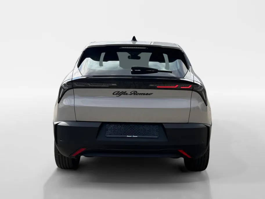 Alfa Romeo Junior Elettrica 54 kWh