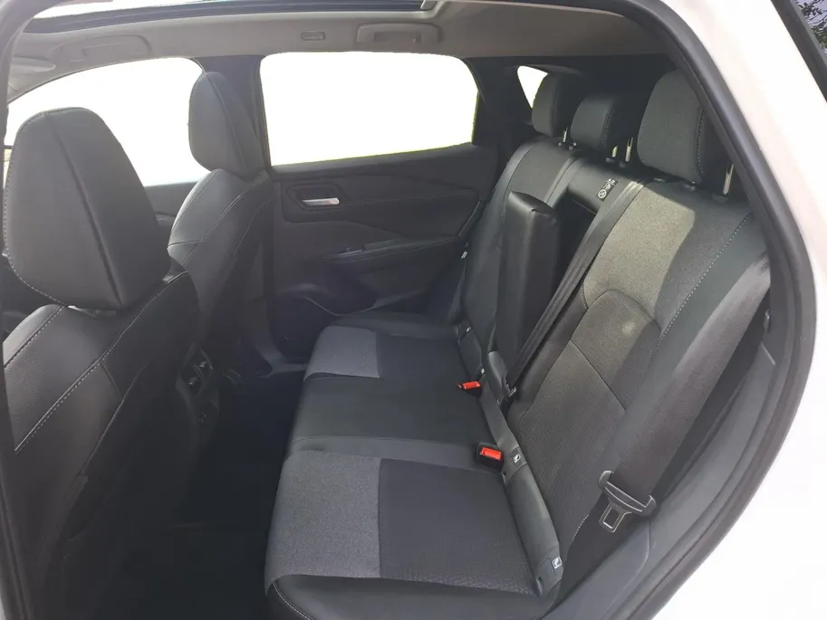 Nissan QASHQAI MHEV N-Connecta | AUTOMAAT | STOEL, STUUR, VOORRUIT VERWARMING | PRO-PILOT | AUTO ACHTERKLEP | CRUISE | CLIMATE |