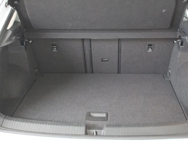 Volkswagen T-Roc 1.0 TSI Style | Airco | Navigatie | Trekhaak | PDC