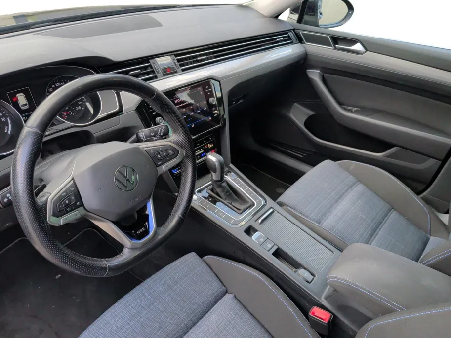 Volkswagen Passat Variant 1.4 TSI PHEV GTE Business | Top staat! | Trekhaak | Clima | NU Rijklaarprijs! Incl.12 Maanden, APK, Onderhoudsbeurt etc! Premiumpakket gratis!