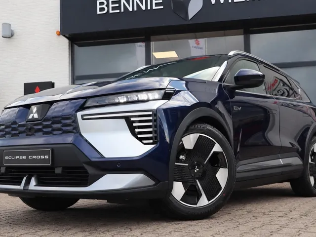 Mitsubishi Eclipse Cross Intense 67 kWh | Stoel Verwarming | Carplay |